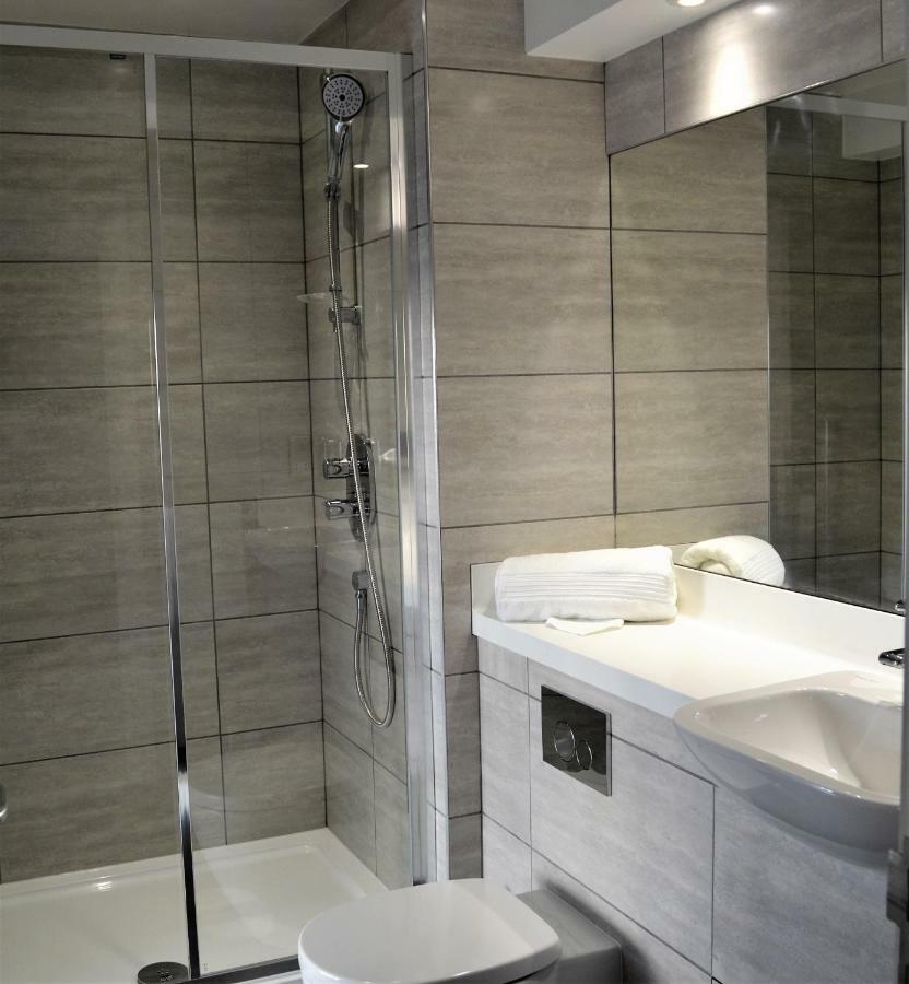 New Park Hotel Кармартен Екстер'єр фото